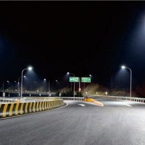 berapa tinggi dan jarak tiang lampu jalan yang tepat?